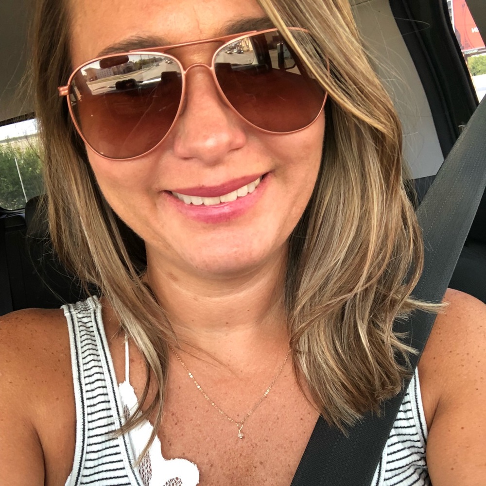 Meet your Posher, Crystal